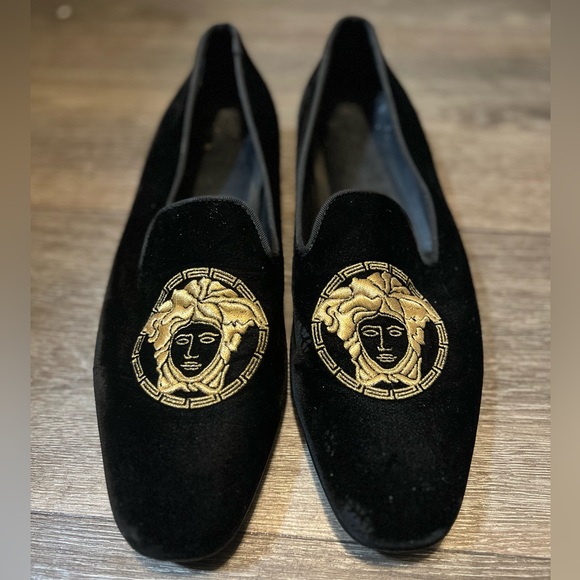 Versace Other - Versace Medusa Velvet Loader